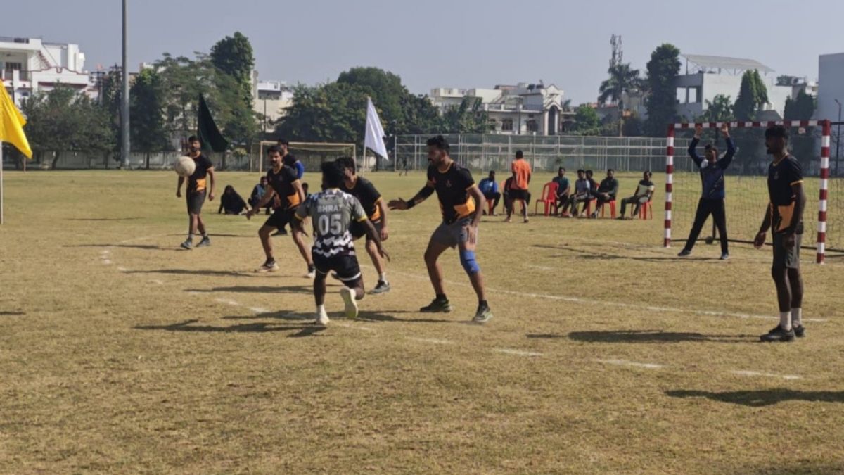moradabad out in state level handball tournament lucknow gorakhpur meerut and azamgarh in semifinals
