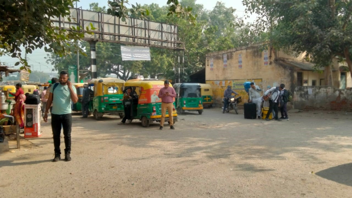 faridabad railway station security lapses after delhi blast no metal detector