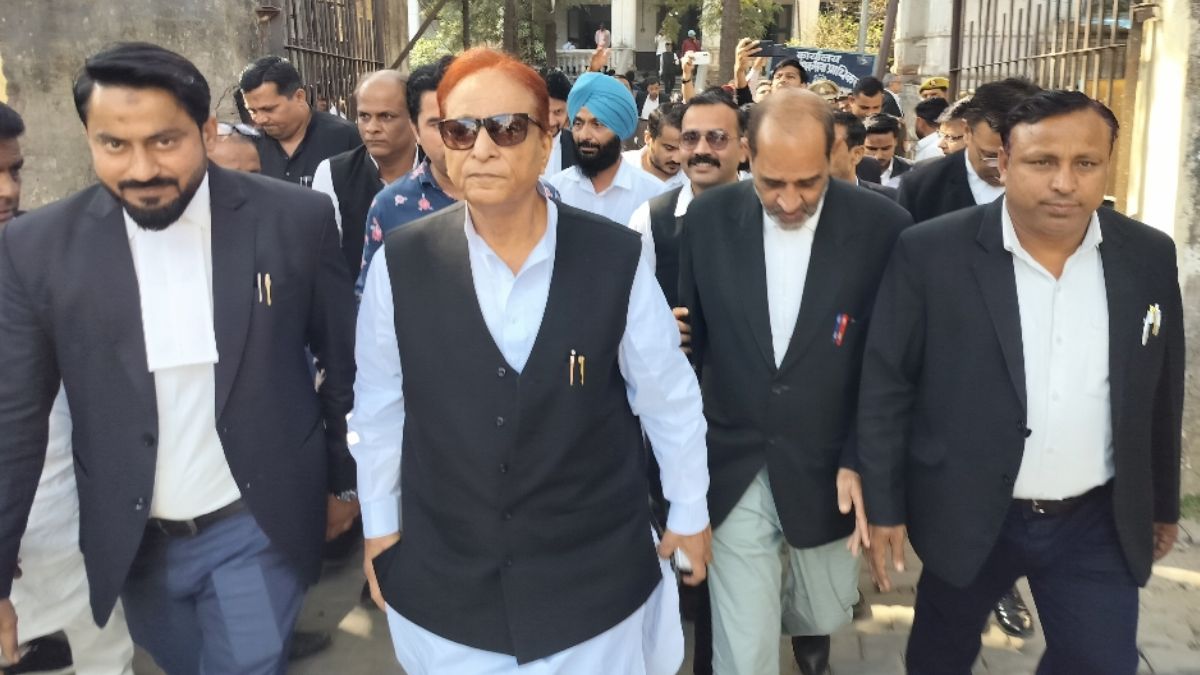 samajwadi party leader and former minister azam khan said on the court s decision that i had brought a briefcase