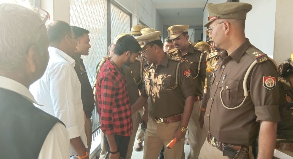 delhi blast high alert continues temple security increased