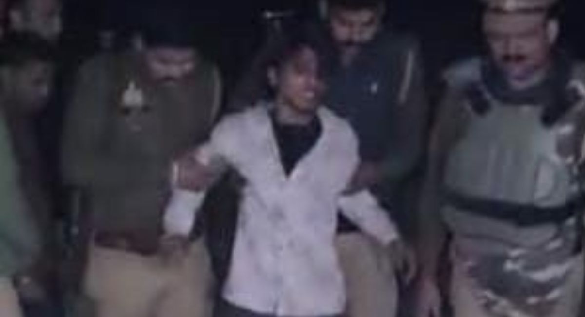kanpur encounter two looters shot accomplice arrested