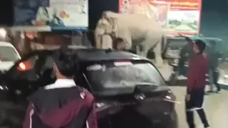 लोगों में अफरा-तफरी मच गई। जागरण