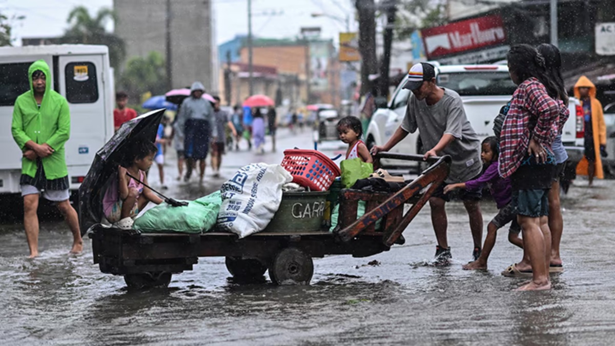 taiwan evacuates thousands ahead of typhoon fung wong