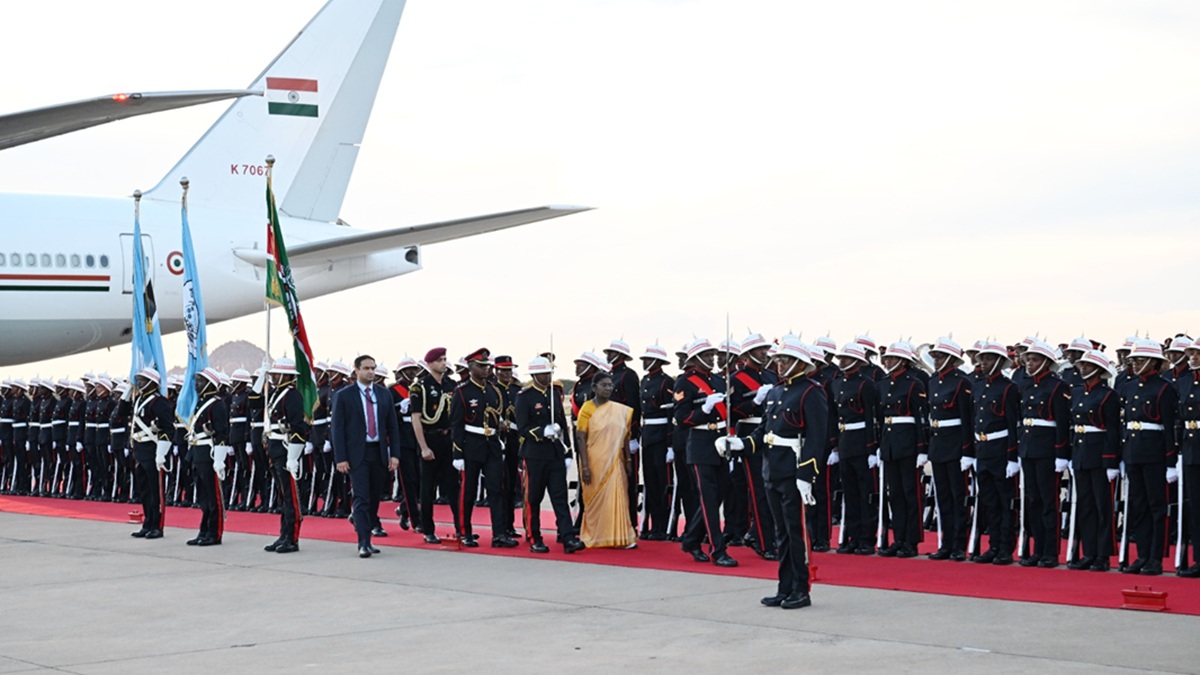 president murmu received a grand welcome in botswana and was given a guard of honour