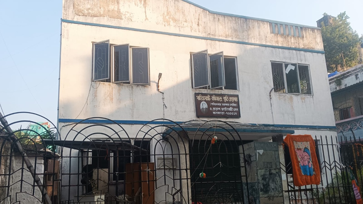 residence of national anthem author bankim chandra lies in need of maintenance in kolkata