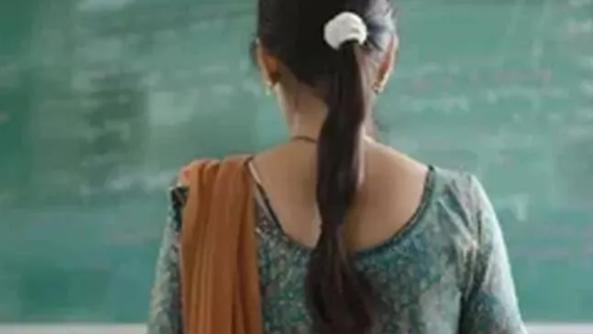 bihar school teachers accused of immoral acts employee assaulted