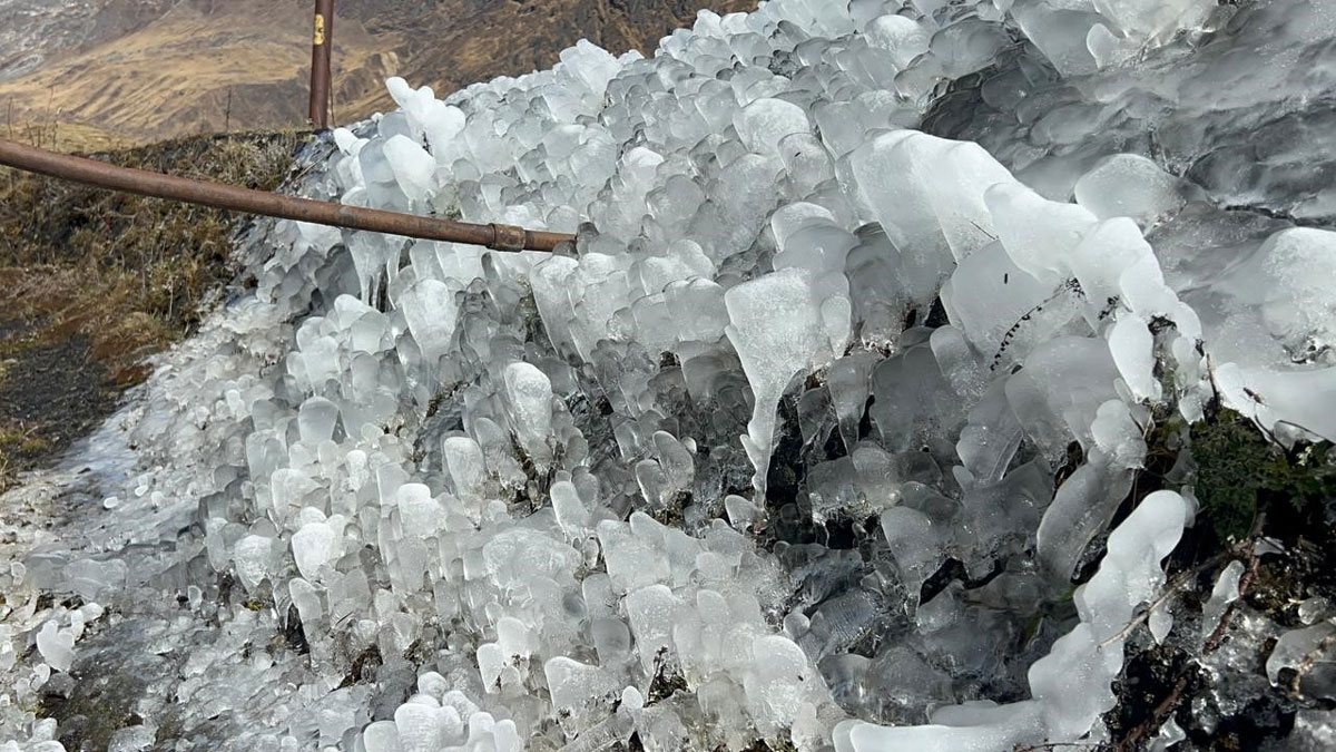 water streams and waterfalls in badrinath dham started freezing