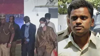 वकील समेत चार लोग लेने के लिए पहुंचे थे लुक्सर जेल।
