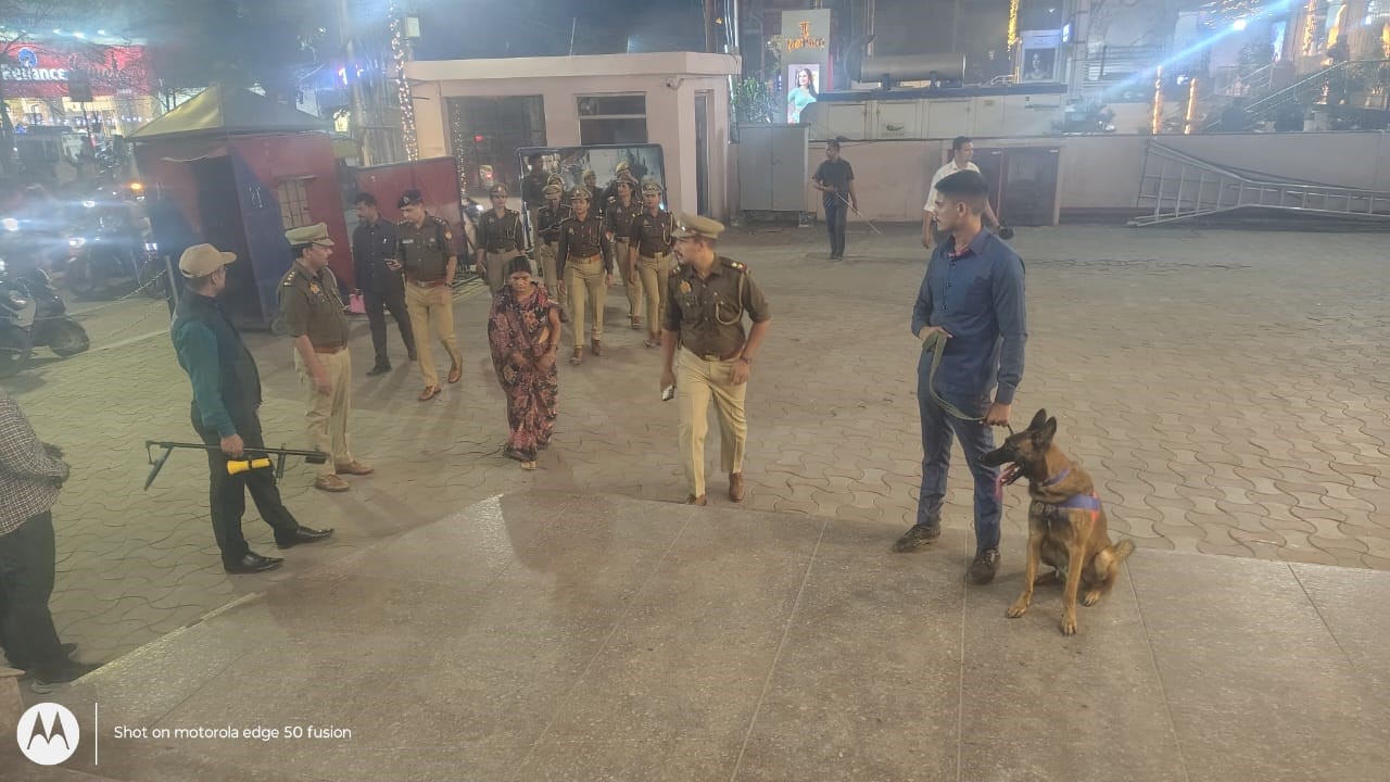 delhi blast alert increased patrolling in gorakhpur after delhi explosion