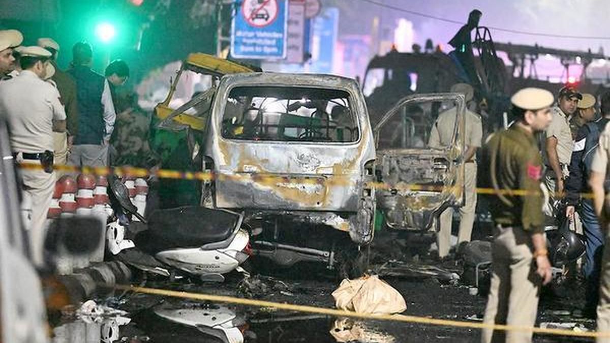 delhi lal qila blast case update umar modify bomb in car parking in three hours know latest details
