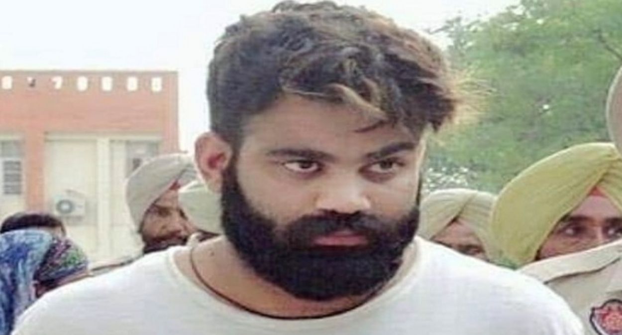 gangster bhagwanpuria appears in gurdaspur court for murder case