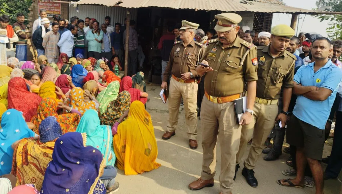 Auraiya Murder: दुकान में घुसकर मालिक की हत्या, जांच में जुटी पुलिस