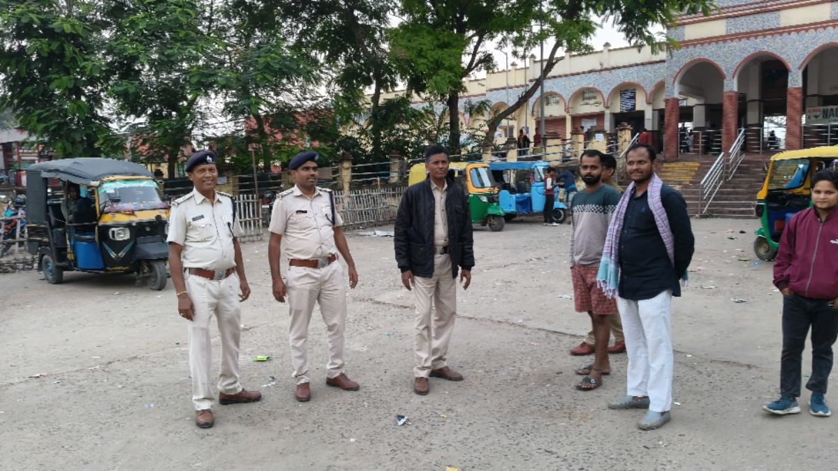 navgachia and semapur stations parking free after tender cancellation