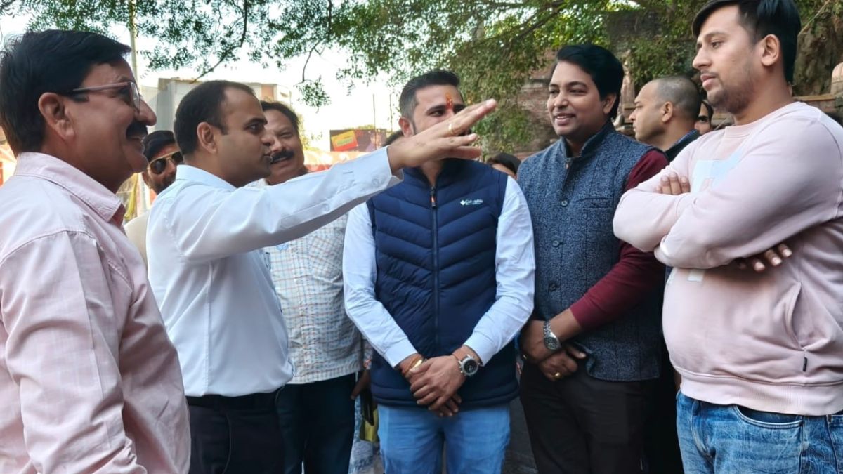 dm mayur dixit inspected the ancient bhimgoda kund area and directed to prepare a beautification plan