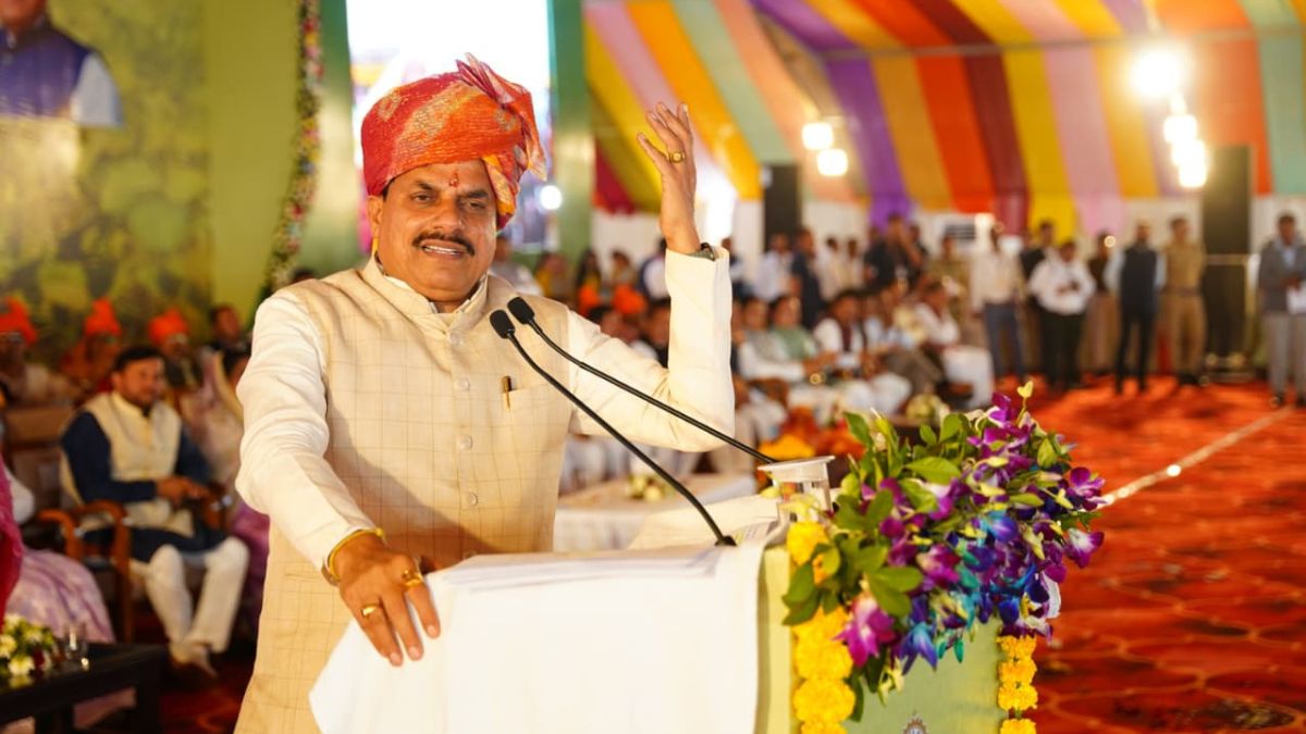 cm mohan yadav transferred 233 crore to accounts of 1 33 lakh farmers taking dig at congress