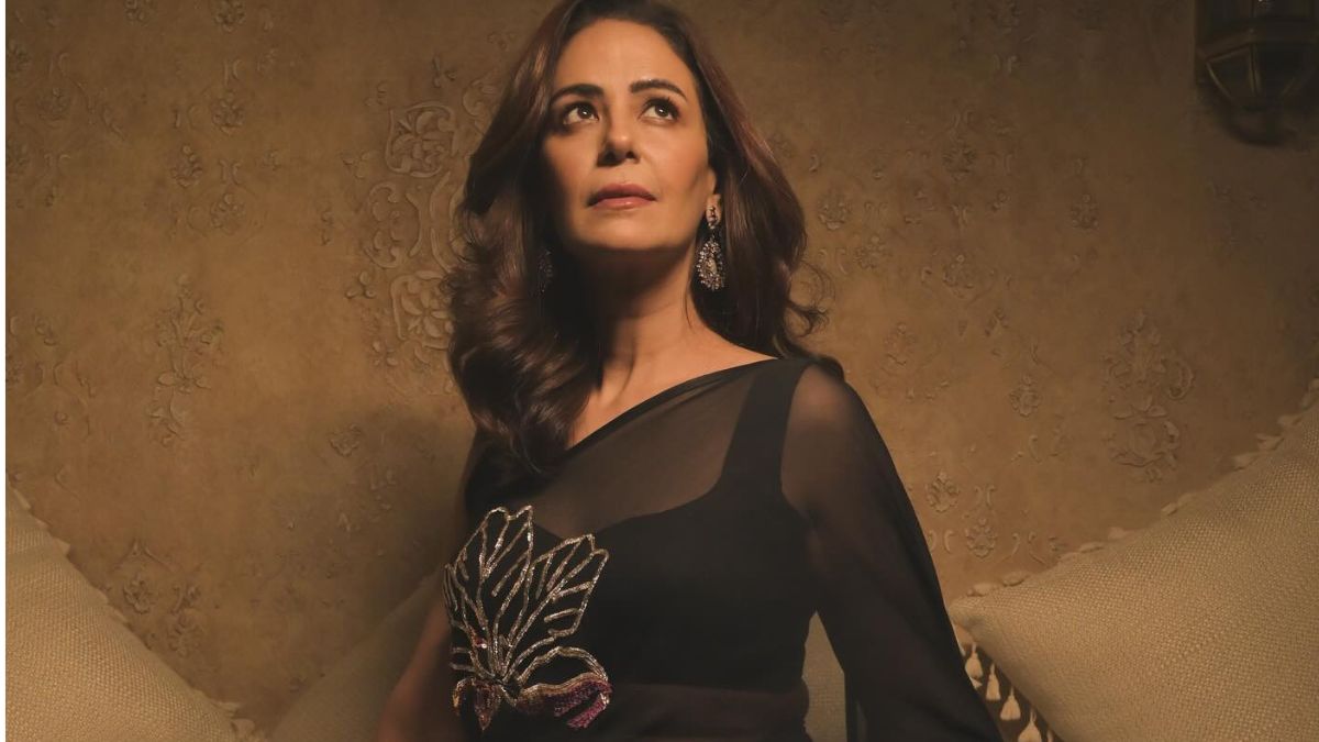 bads of bollywood actress mona singh talk about her series thode door thode paas says i spend 45 minute on internet