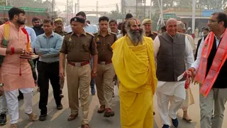 सुरक्षा देखते पुलिसकर्मी। जागरण