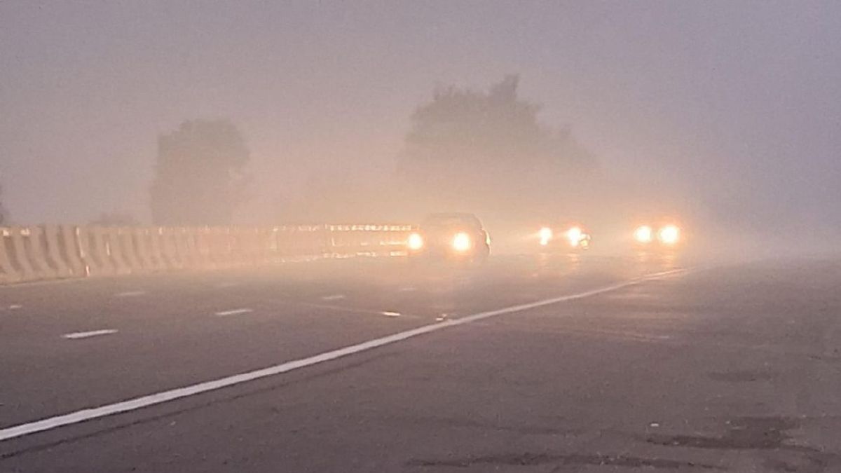 agra weather news temperatures will drop fog will prevail in the morning weather department forecasts