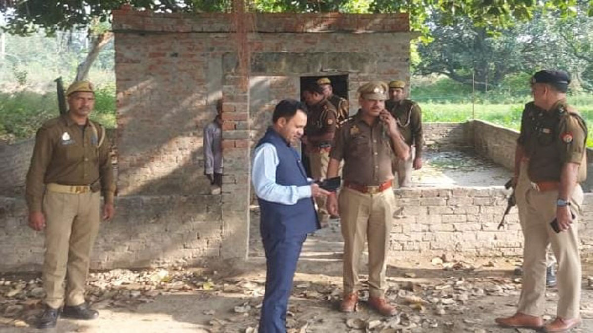 delhi bomb blast raids in search of ammonium nitrate