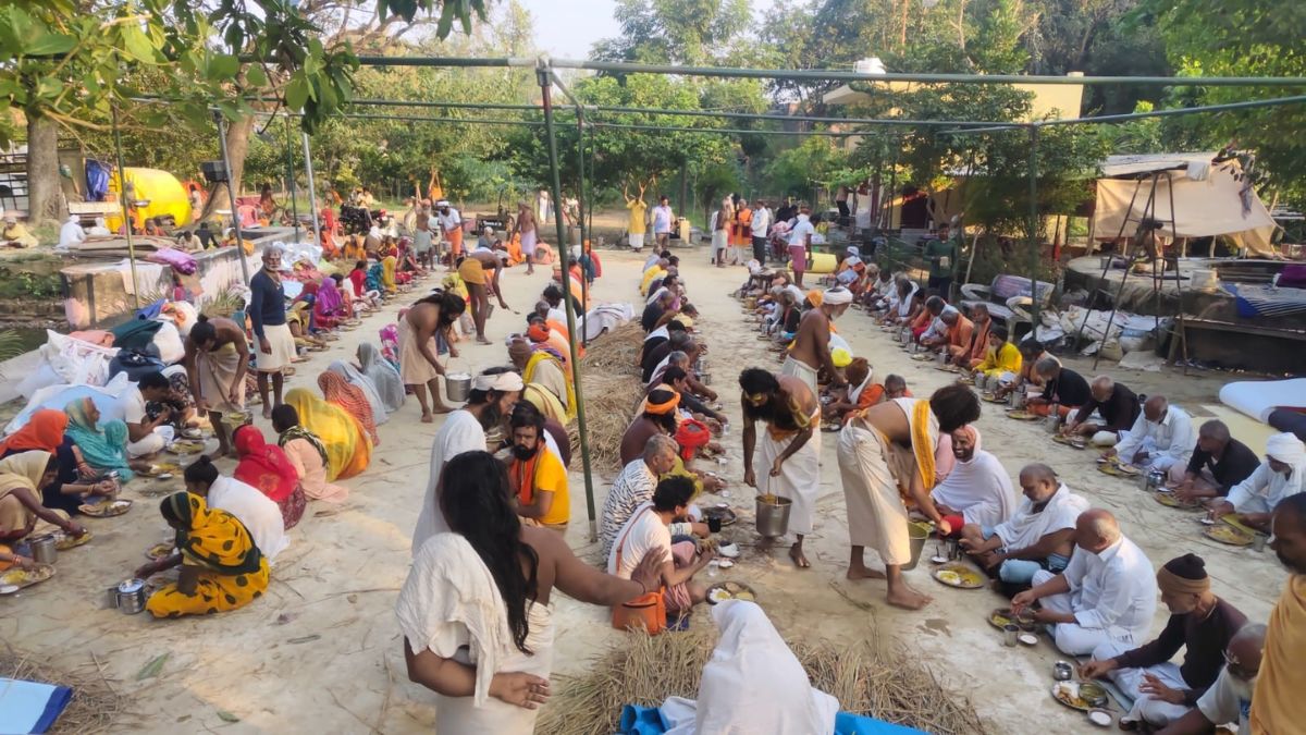 ayodhya 84 kosi parikrama pilgrims reach tenth stop