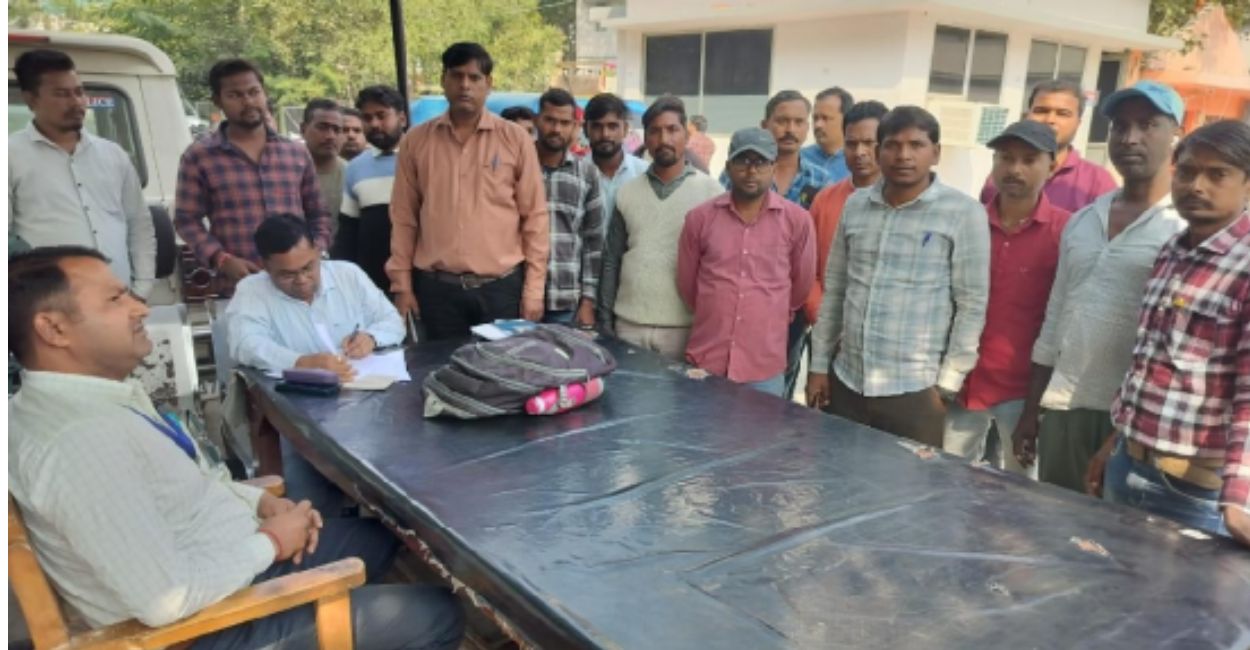 attack on electricity department team during recovery in unnao