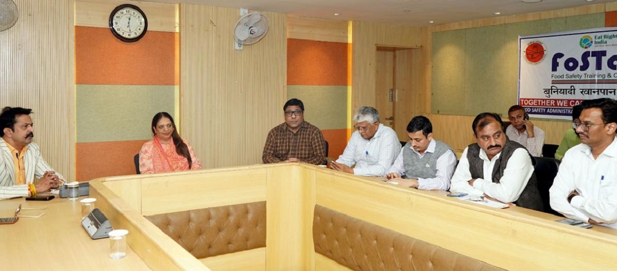 chandigarh nagar nigam meeting congressaap absent mayor criticizes