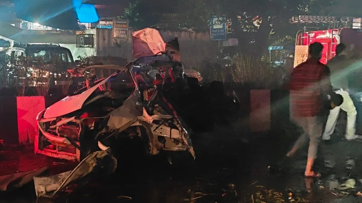 Delhi Blast: गुरुग्राम पहुंची लाल किला आतंकी हमले की जांच, हिरासत में आतंकियों को केमिकल बेचने वाले दुकानदार