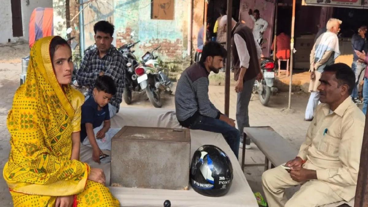 शिकोहाबाद तहसील में महिला से ढाई लाख की लूट, चटनी फैलाकर बदमाश फरार