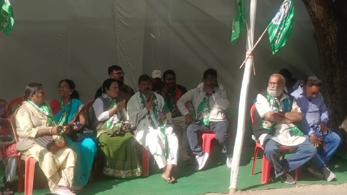 ghatshila by election 2025 jmm leads ramdas murmu impacts bjp