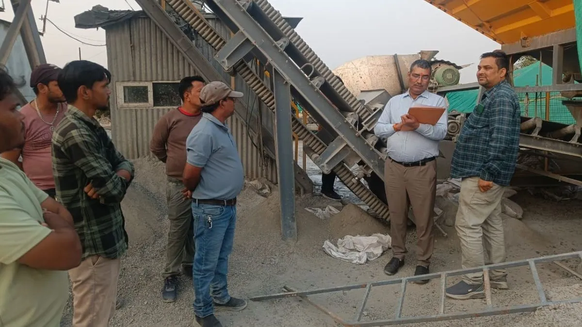 गाजियाबाद में GRAP के नियमों का उल्लंघन करने पर बड़ी कार्रवाई, प्रदूषण फैलाने पर आठ आरएमसी प्लांट सील 
