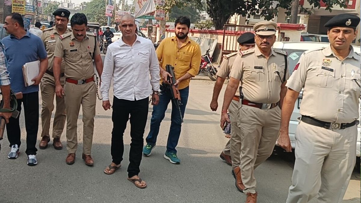 sonipat murder case exsarpanch arrested handcuffed walked to hospital
