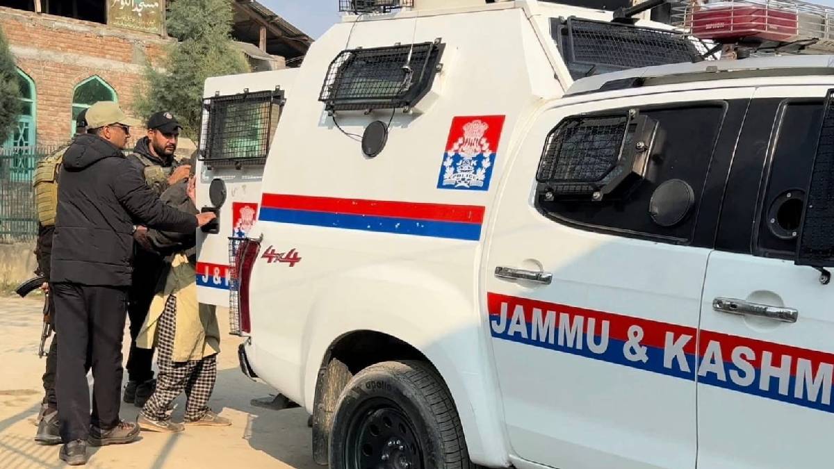 kashmir crackdown 130 detained in anti terror raids after delhi blast