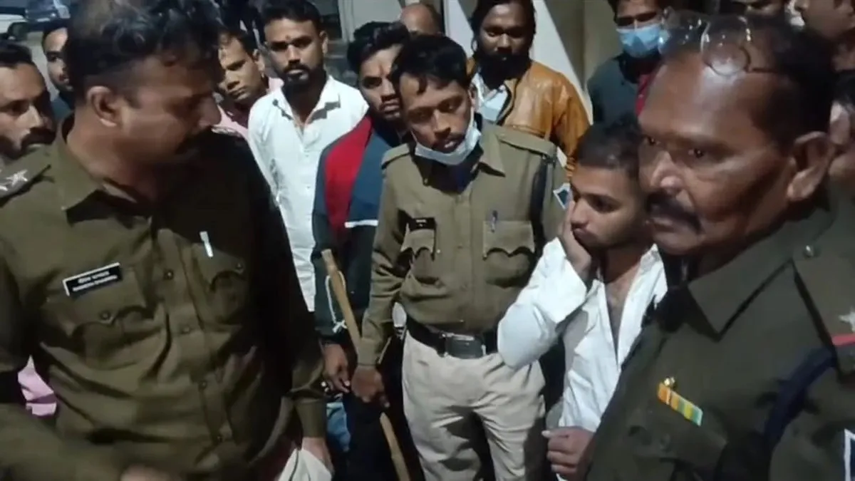 खंडवा जिला अस्पताल में युवती से छेड़छाड़, मतांतरण के लिए डाला दबाव, दो आरोपी गिरफ्तार