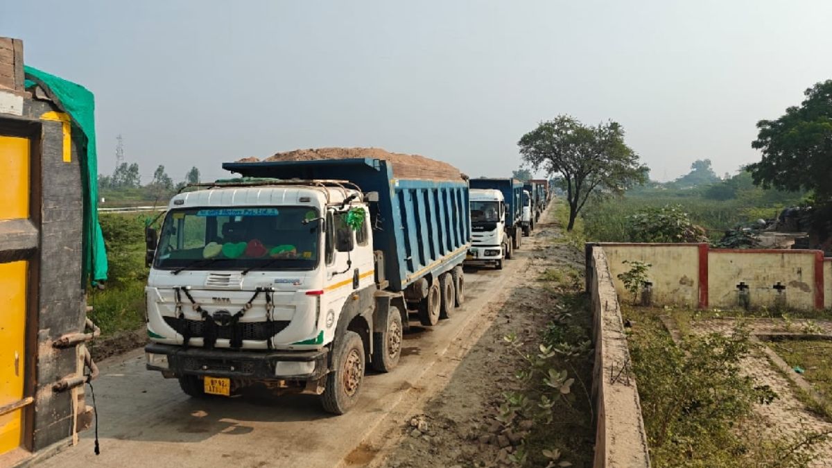 jalaun overloading illegal mining road damage in uttar pradesh