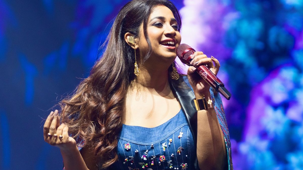 shreya ghoshal live concert in odishas cuttack witness stampede one person injured report