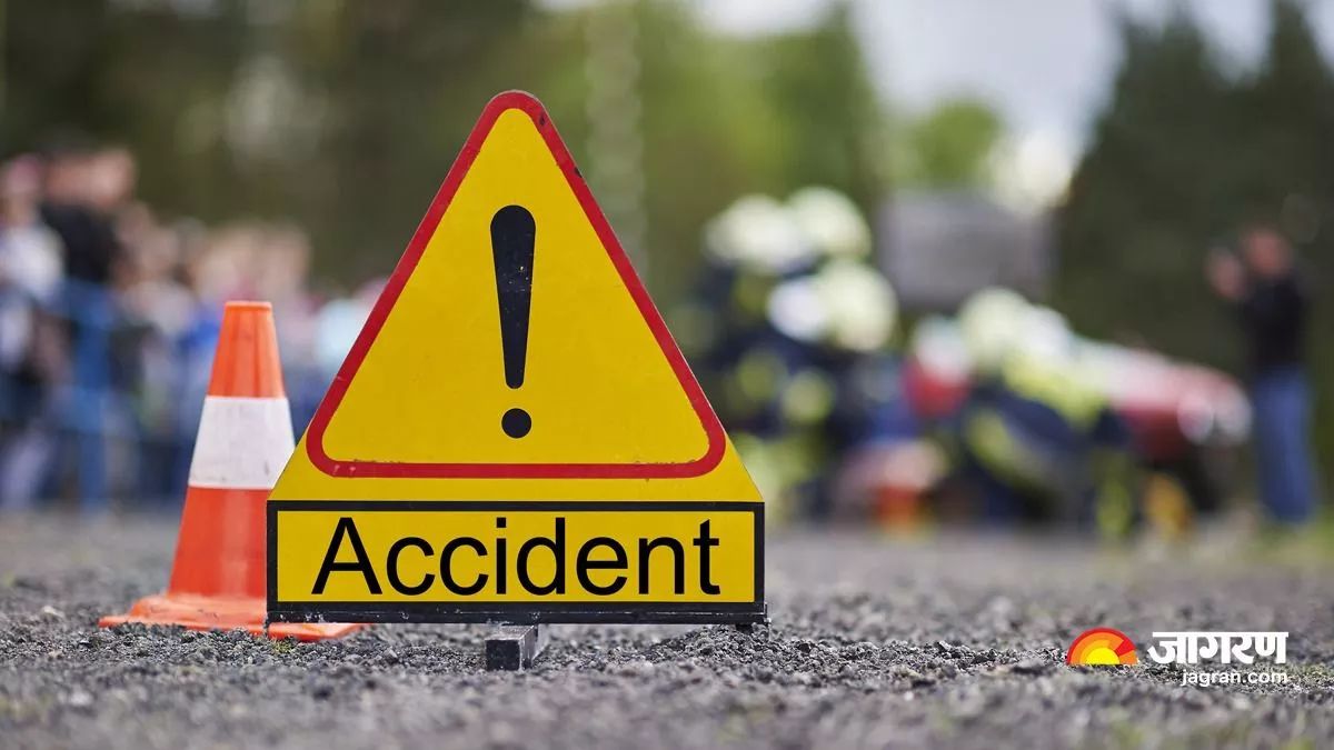 bus accident in unnao 15 injured ganga expressway