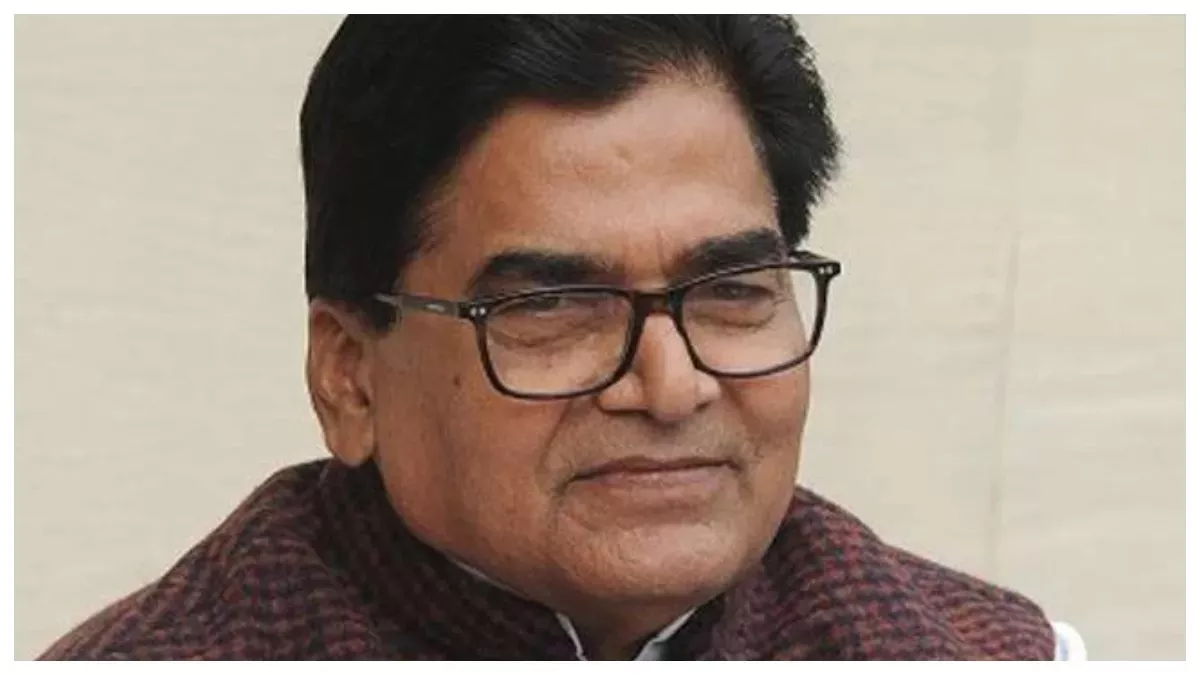 ram gopal yadav attacks centre accusations of voter list manipulation