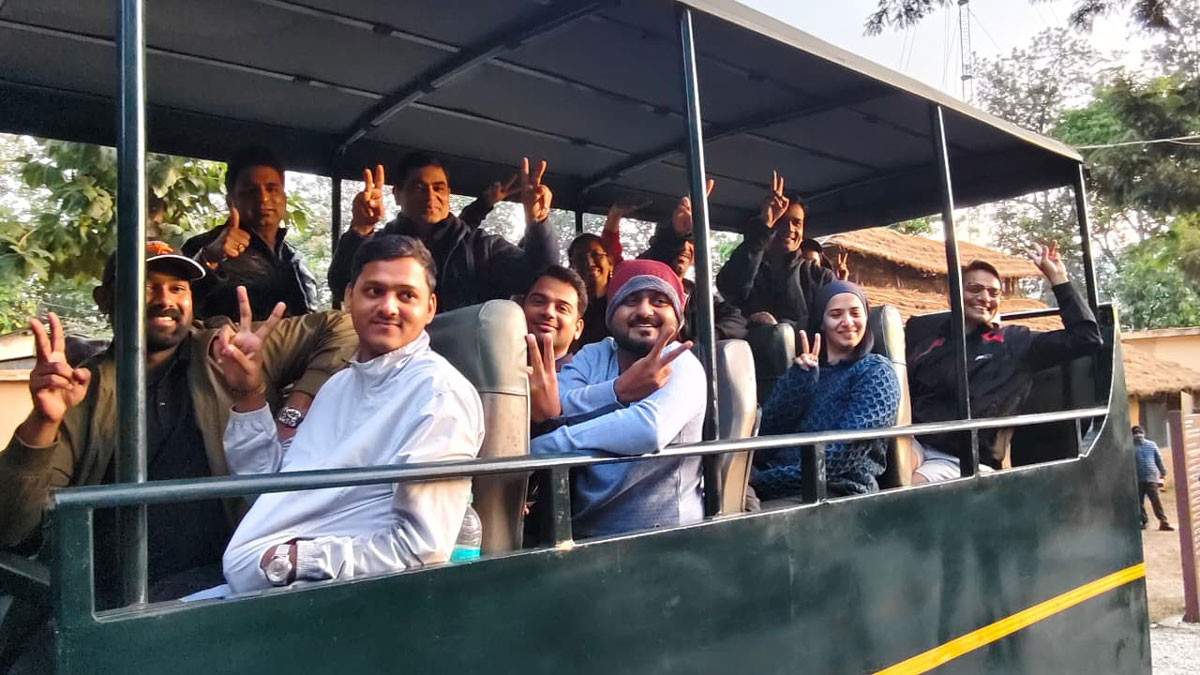 metro cities tourists in corbett tiger reserve