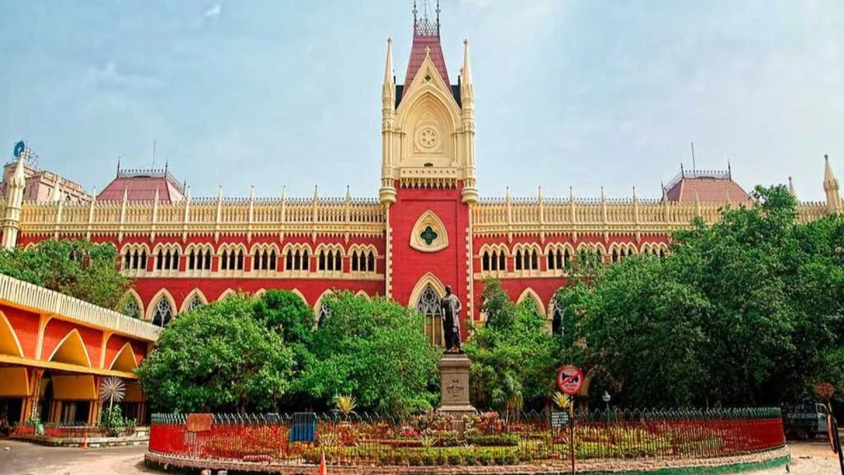 high court ordered the dismissal of the fir lodged against the customs officer