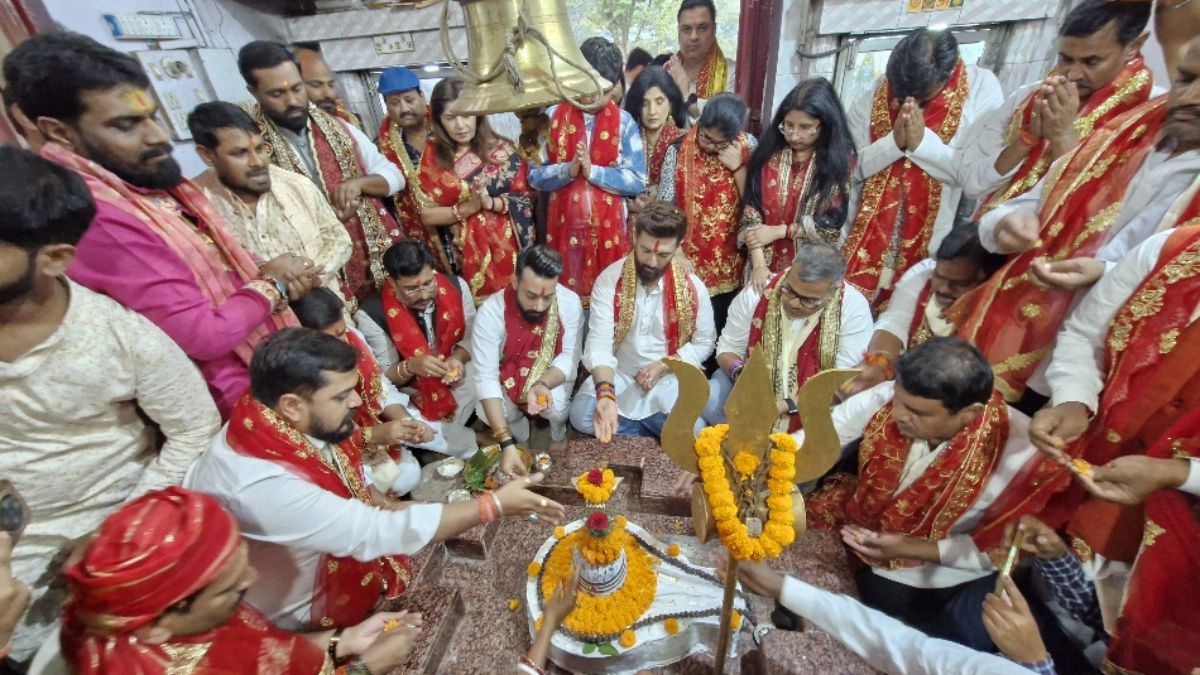 chirag paswan seeks blessings at yogeshwarnath dham after bihar victory
