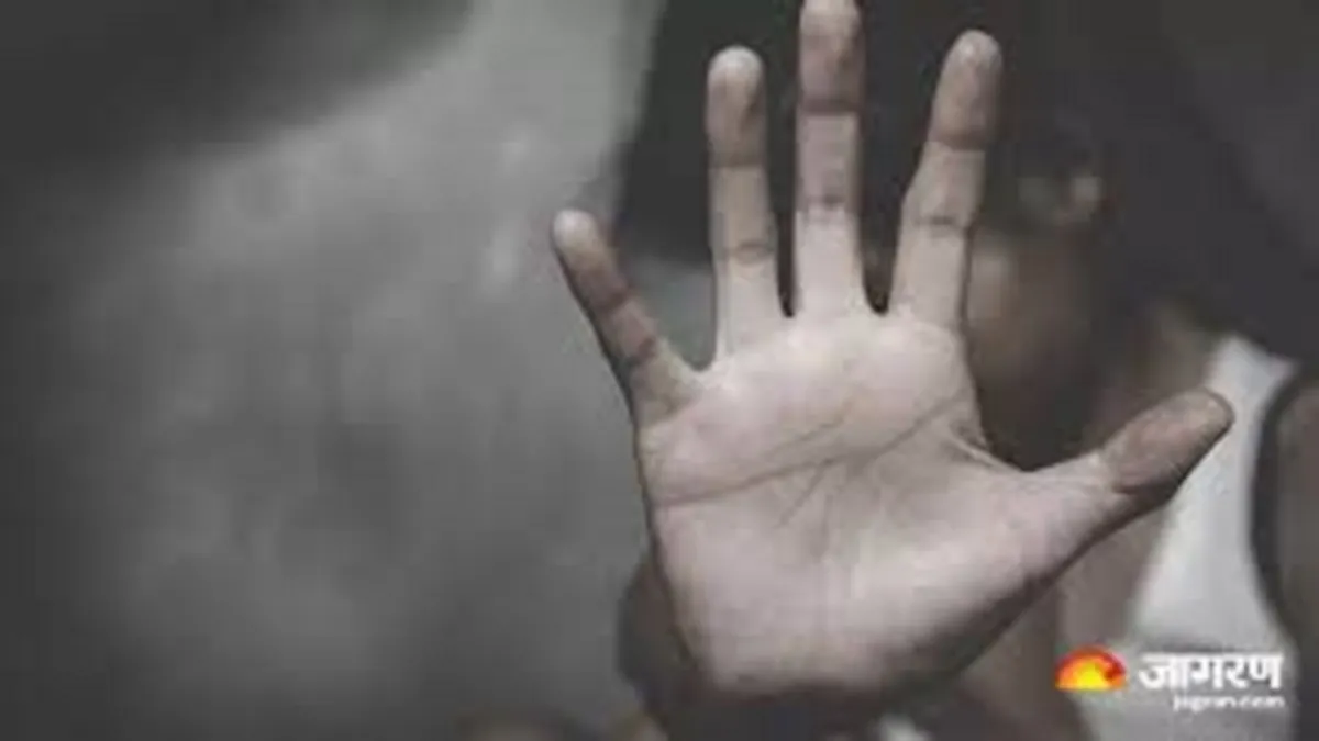 कौशांबी में फिजियोथेरेपी कराने गई युवती से दुष्कर्म का प्रयास, क्लीनिक में घटना, डॉक्टर पर केस दर्ज
