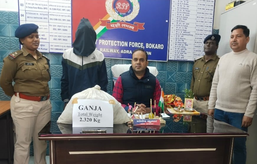 ganja seized on secunderabad express man arrested in bokaro