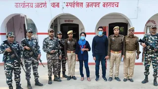 रुपईडीहा पुलिस व एसएसबी अभिरक्षा में पाकिस्तान निवासी महिला व पुरुष