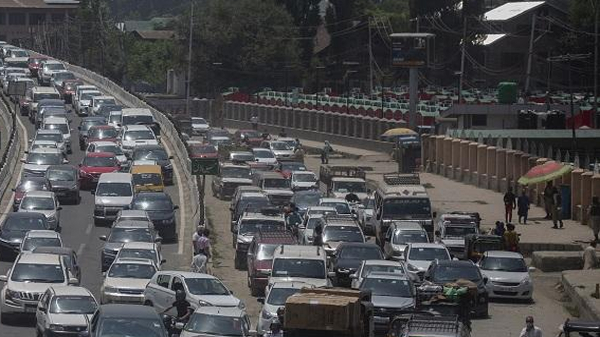 srinagar traffic jam solution dc and smc commissioner meeting