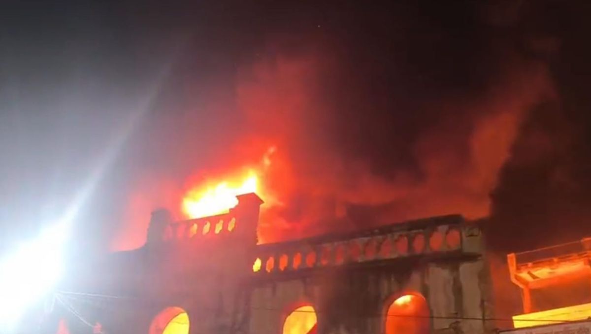 agra fire foam warehouse engulfed after fireworks spark blaze