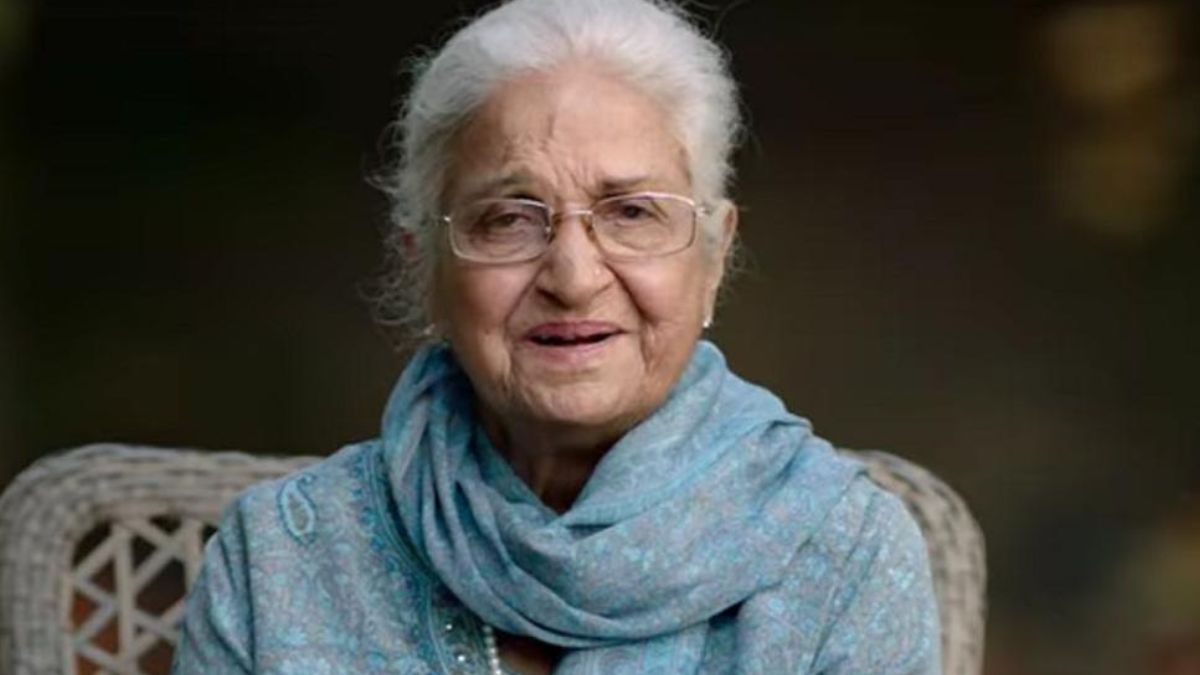 kamini kaushal funeral her son performed the final rites at the worli crematorium her dogs offered a silent final farewell