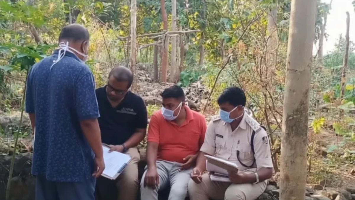 odisha police constable murdered body buried behind house