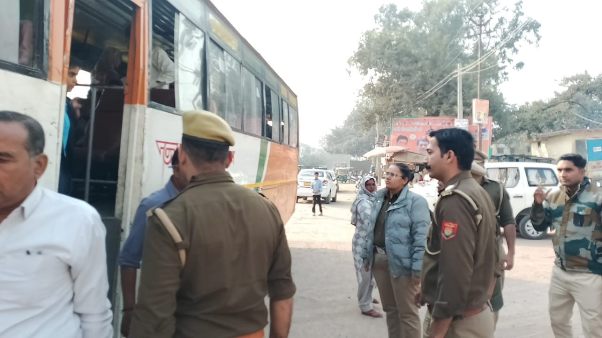 hapur police alert after delhi blast intensive checking at bus depot