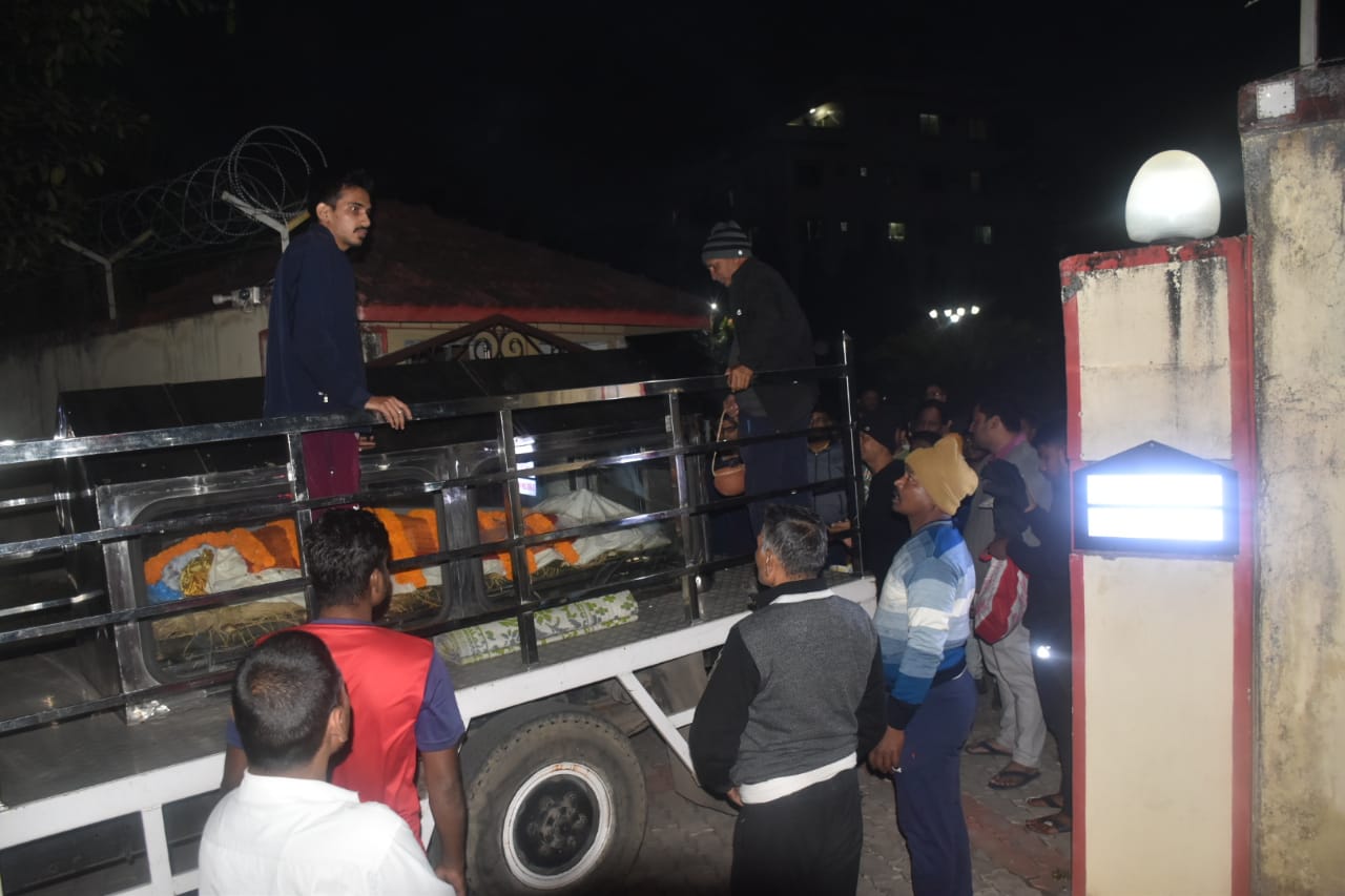 jharkhand accident car drowning kills three one missing