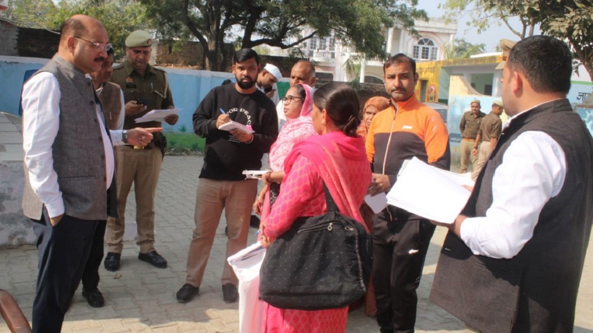 hastinapur supervisor suspended for negligence in sir work